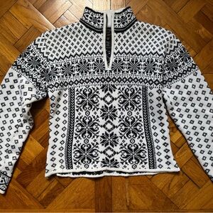 Obermeyer Black and White Zip-Up Sweater